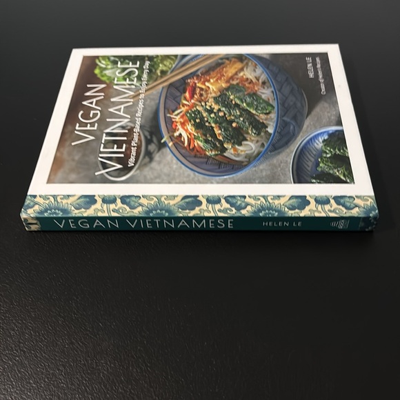Vegan Vietnamese Hardback Book by Helen Le - Plant-Based Recipes Food Cooking - Picture 3 of 16